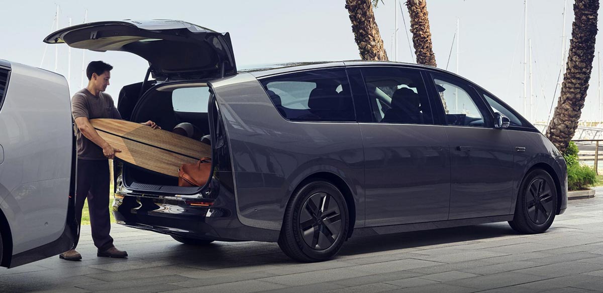 Li Auto officially unveils its 1st BEV Li Mega and starts pre-sales