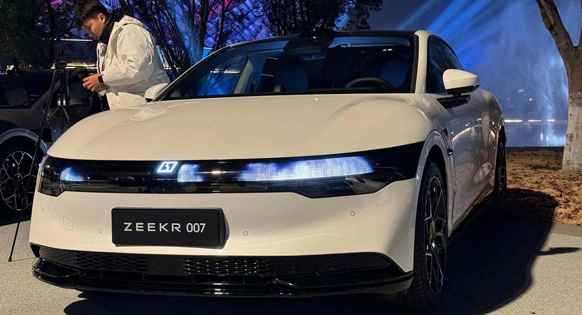 Zeekr delivers record 13,476 cars in Dec, Zeekr 007 deliveries begin