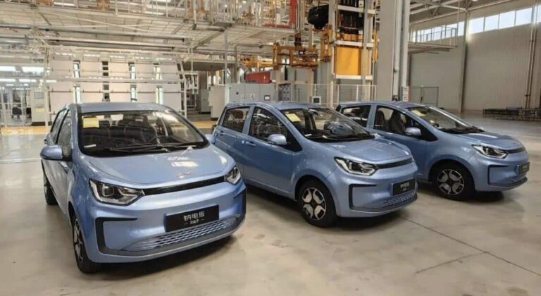 JAC's Yiwei brand starts delivering EVs equipped with sodium-ion batteries