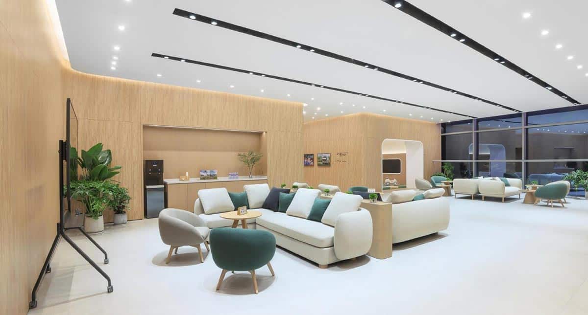 Li Auto opens its 1st 2 Nio House equivalents