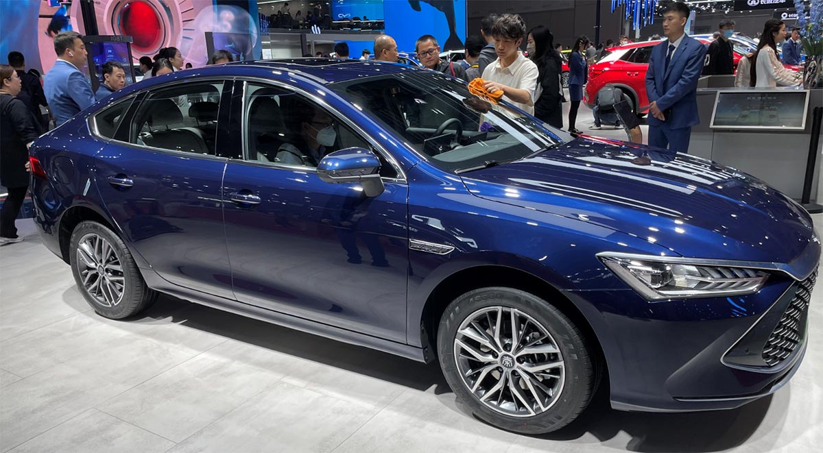 BYD to stop producing pouch batteries for its PHEVs over leak concerns, report says