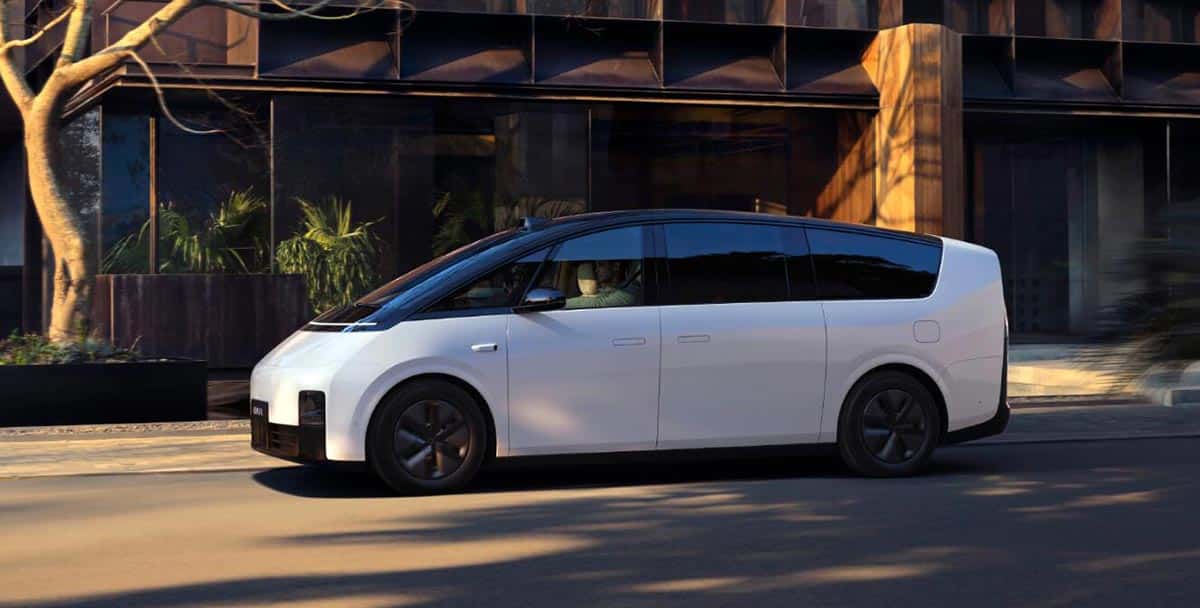 Li Auto reportedly aims to have over 10,000 supercharging stations by 2025, more than tripling original target