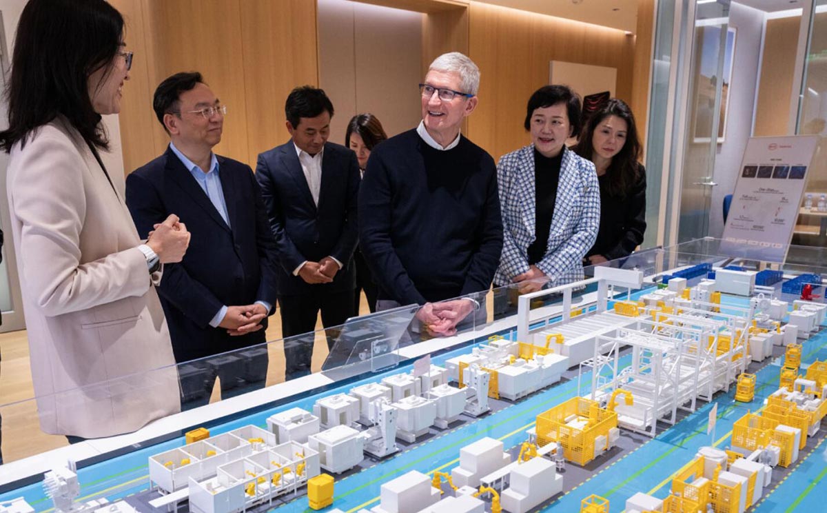 BYD chairman Wang Chuanfu meets Apple CEO Tim Cook in Shanghai