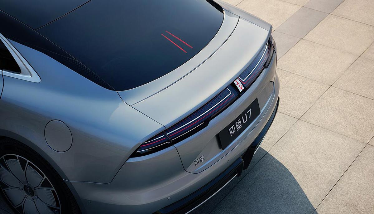 BYD's Yangwang launches new variant for U8, gives U7 debut at Beijing auto show