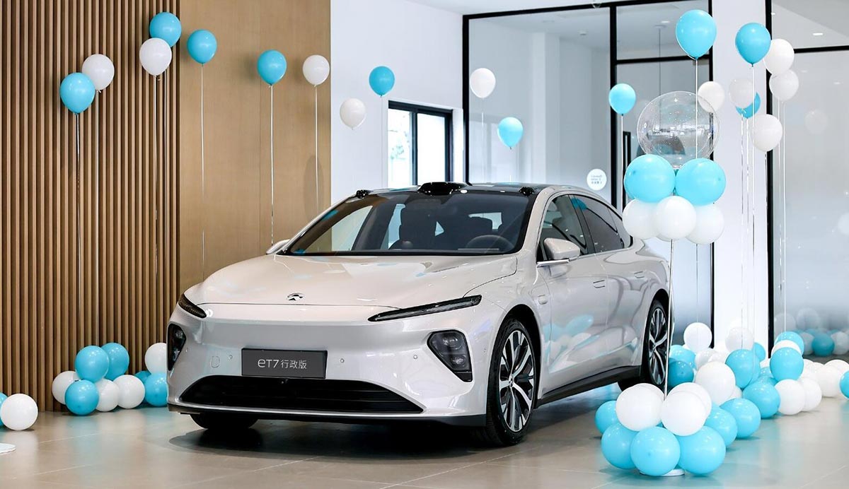 Nio starts deliveries of 2024 ET7 sedan