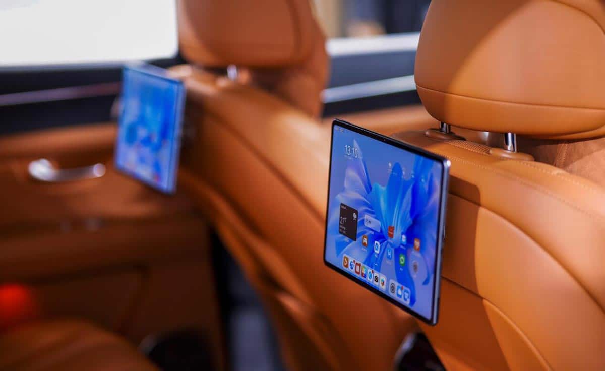 Huawei-backed Aito launches Ultra series for M7 SUV, expects to deliver 20,000 units in Jun