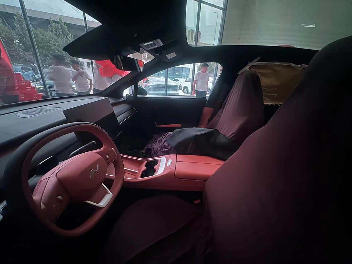 Spy shots reveal interior of Nio Onvo L60