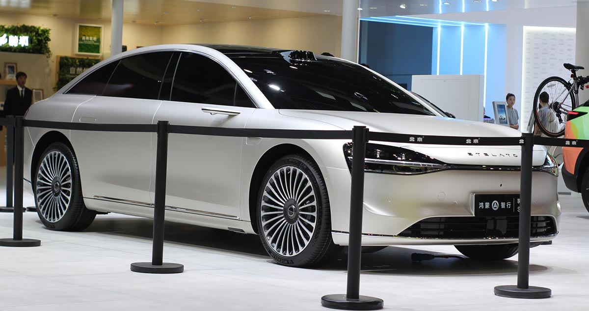 Huawei cuts price of its Tesla FSD-like software by 17%