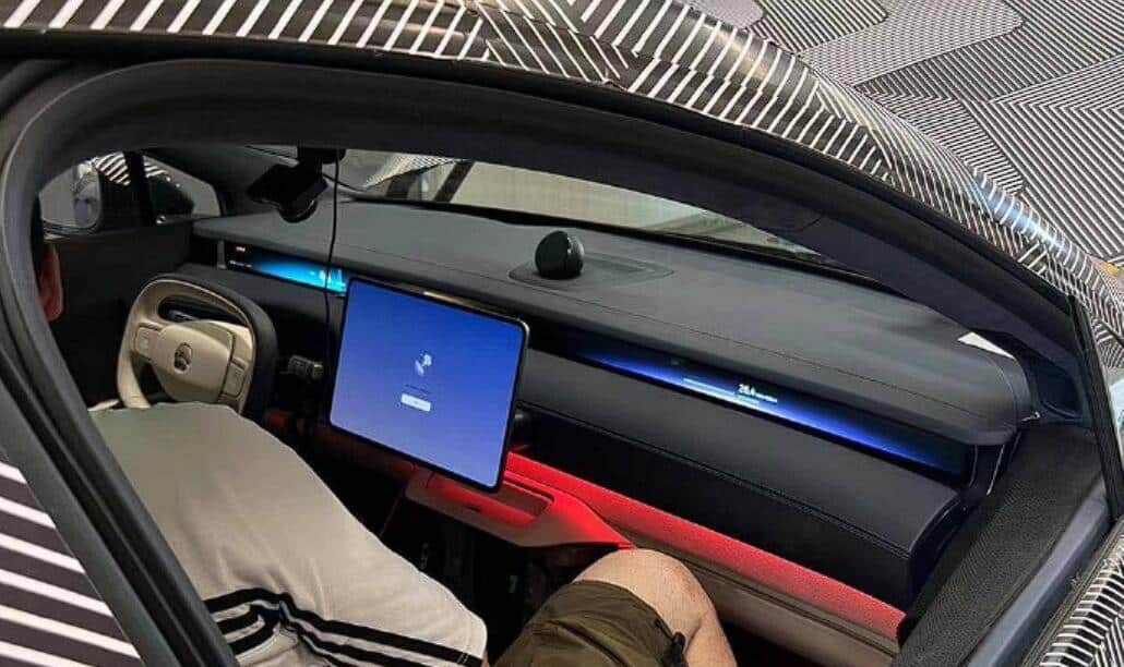 Spy shot reveals 1st glimpse of Nio ET9's interior