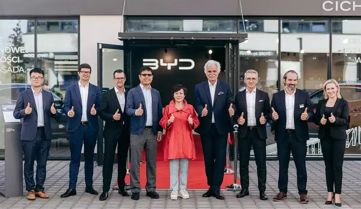 BYD opens 1st dealership store in Poland