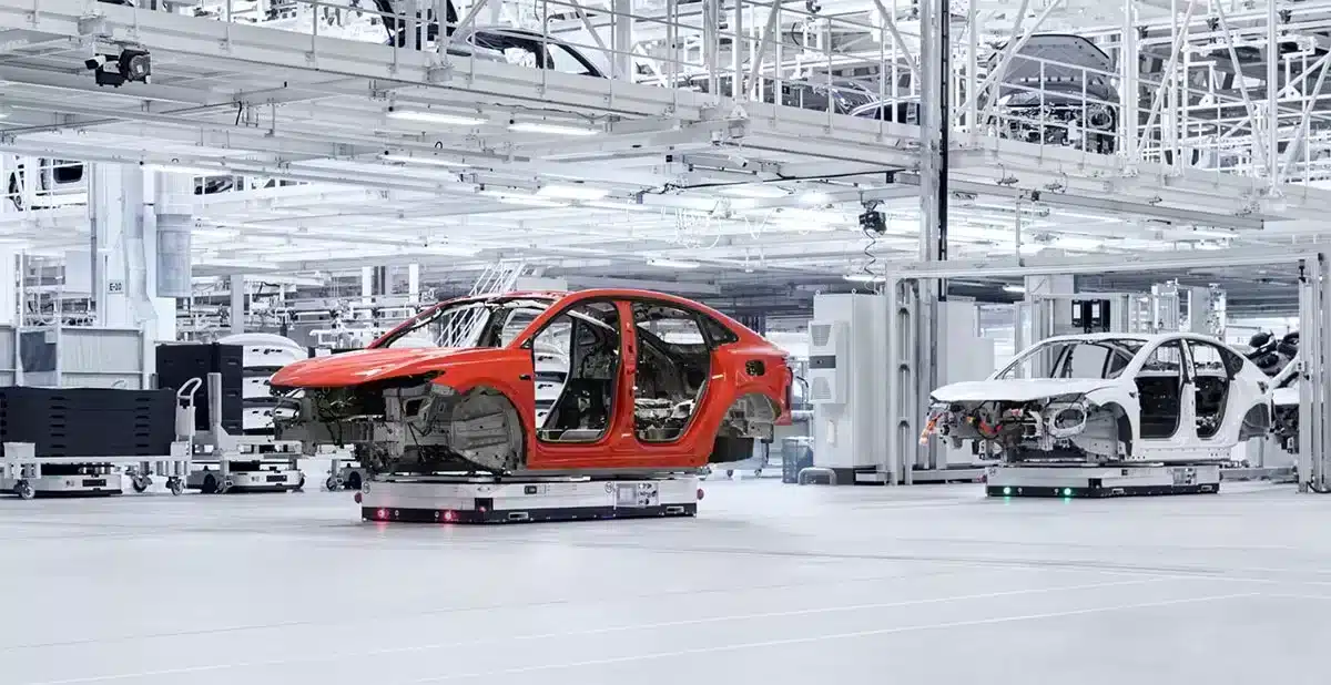 Nio Onvo sees 1st production car of L60 roll off line, interior unveiled