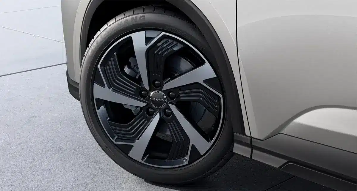 BYD shares 1st exterior images of new model Sealion 05 DM-i