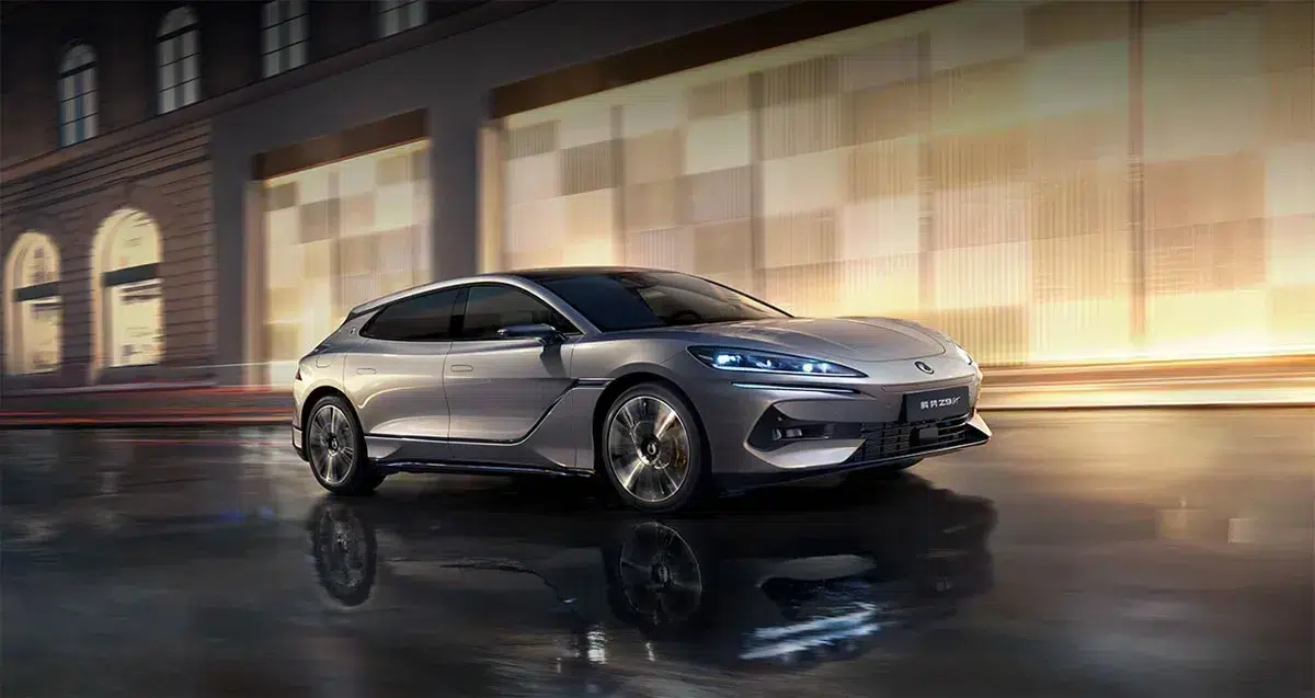 BYD Denza launches tri-motor-equipped Z9GT with starting price of ,460