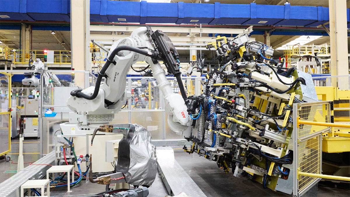 Zeekr sees Mix's 1st production cars roll off line ahead of Oct 23 launch