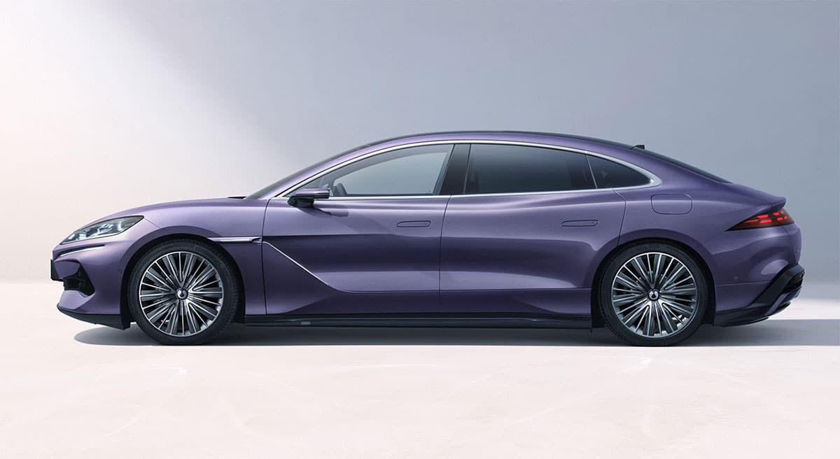 BYD Denza launches Z9 sedan with starting price of ,320