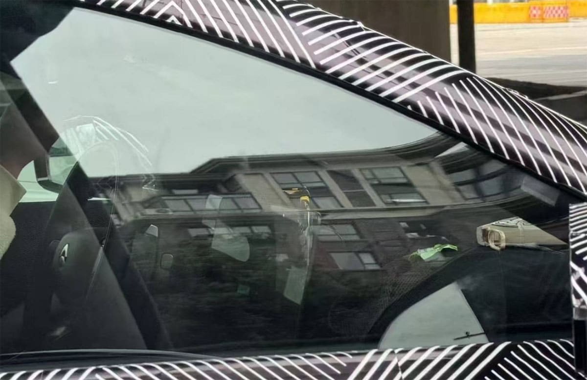 Spy shots show model suspected to be facelifted Nio ET5 Touring on road test