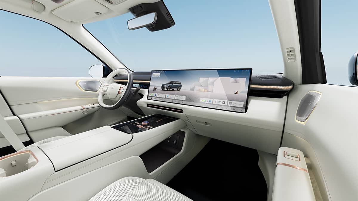 Lynk & Co unveils hybrid Lynk & Co 900 to target large SUV market