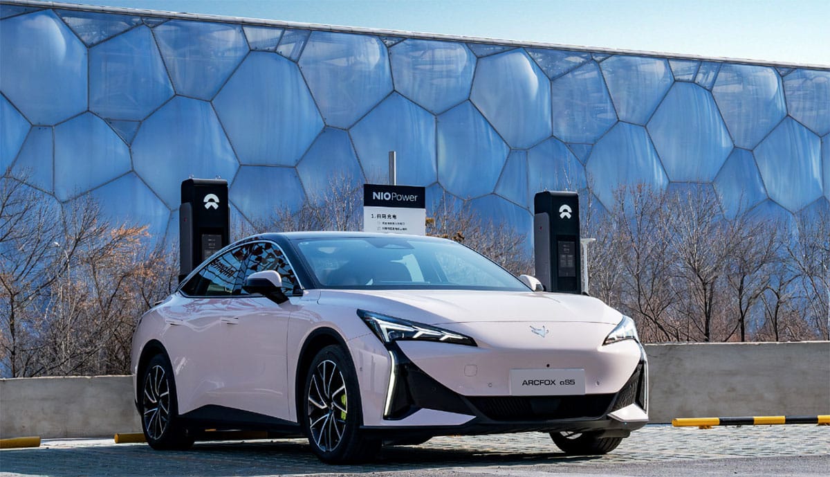 Arcfox plugs into Nio's charging network