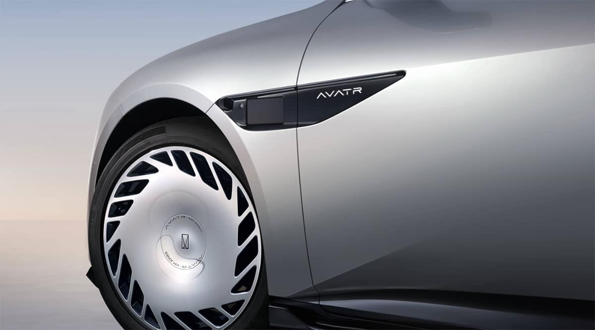 Avatr officially launches Avatr 012 luxury sedan, priced from ,420