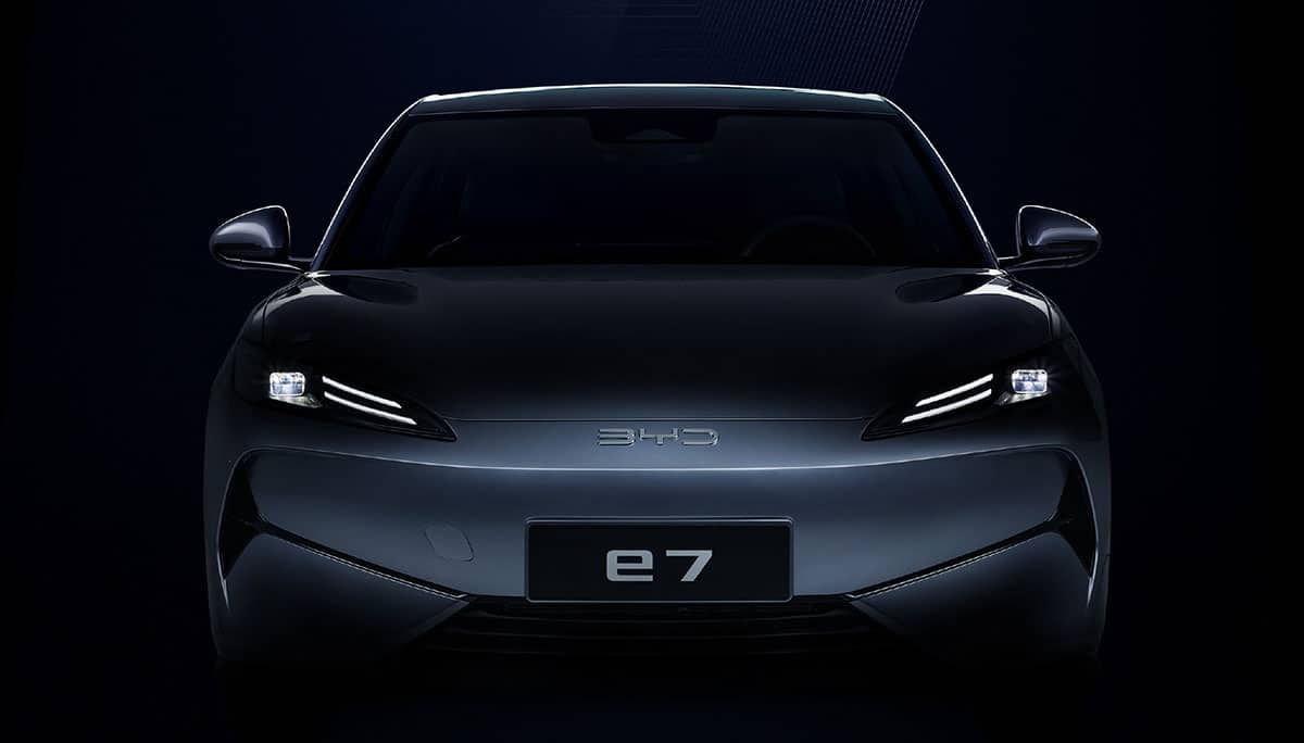BYD teases new electric sedan e7