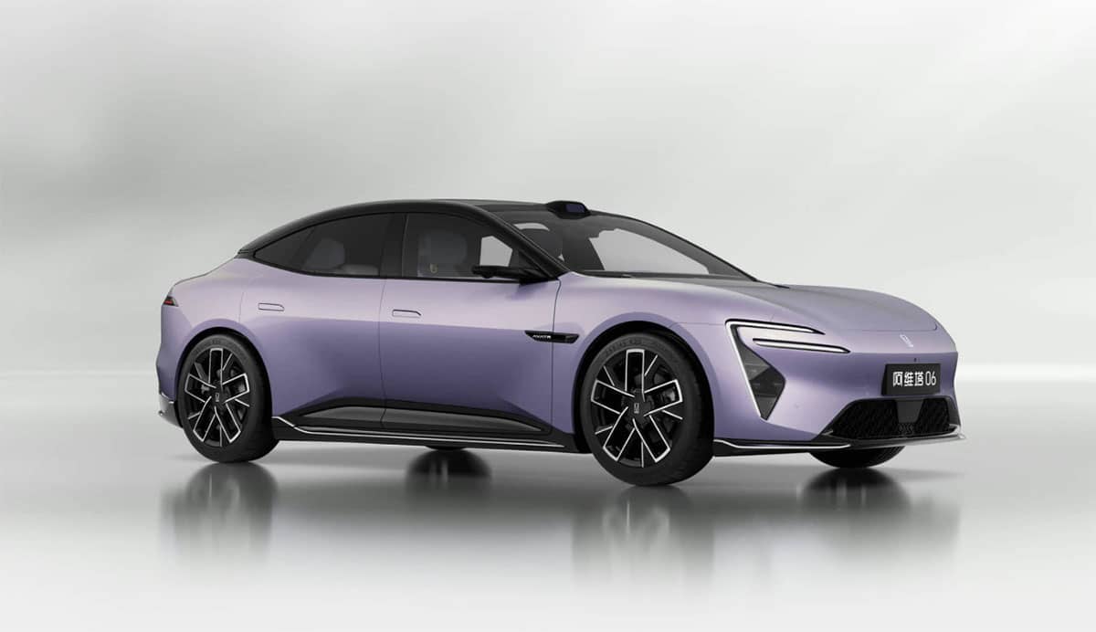 Avatr officially launches 06 sedan with starting price of ,750