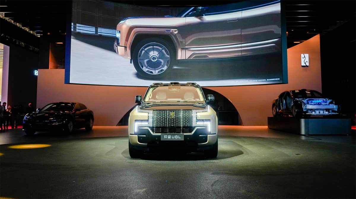 BYD Yangwang unveils U8L SUV with 5,400 mm length