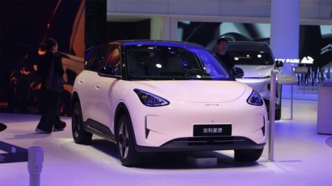 China NEV retail at 728,000 in Apr 1-27, down 10% from same period last month