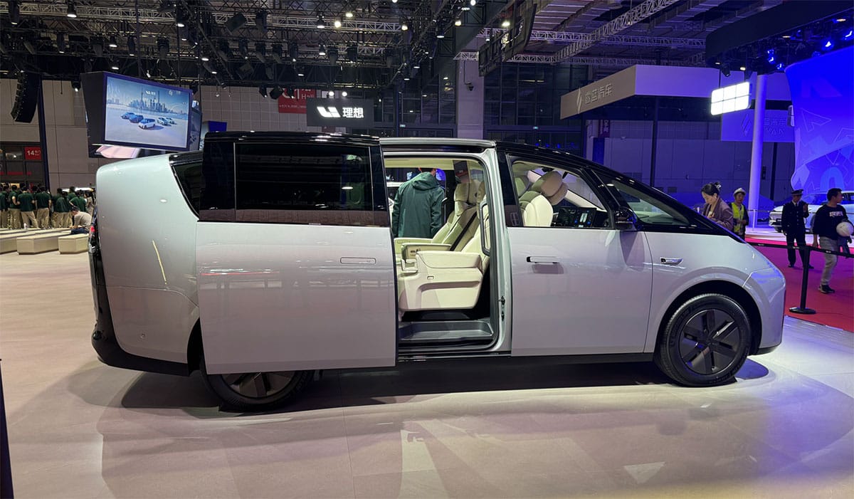 Li Auto establishes robotics units to ramp up AI bet, report says