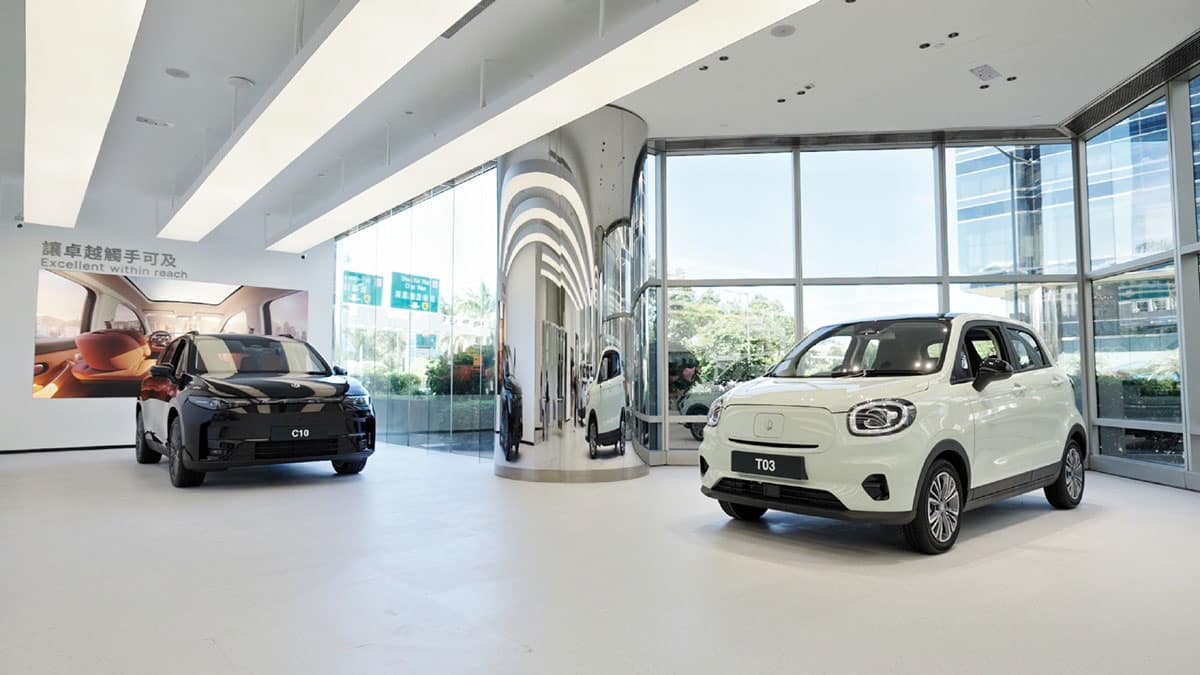 Leapmotor expands into Hong Kong, opens first local store