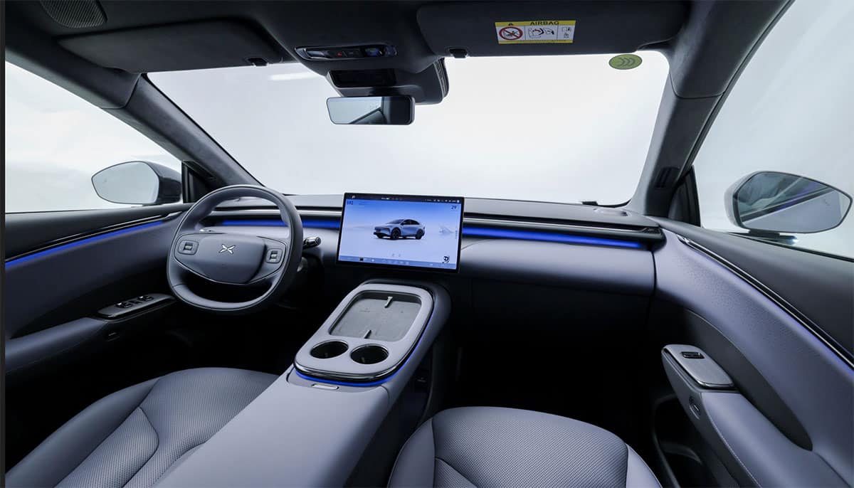 Xpeng debuts G7 SUV and begins its pre-sales, featuring up to 3 in-house self-driving chips