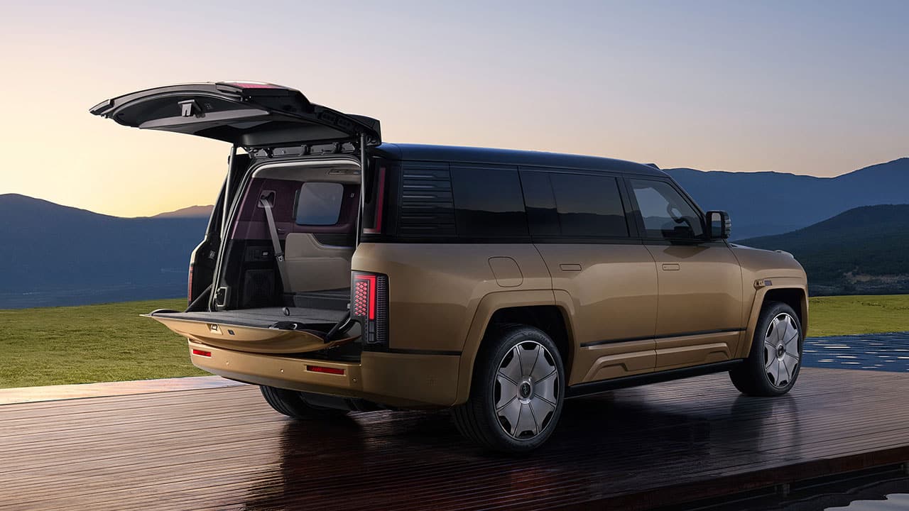 BYD Yangwang begins pre-sales of U8L SUV, starting at 0,700