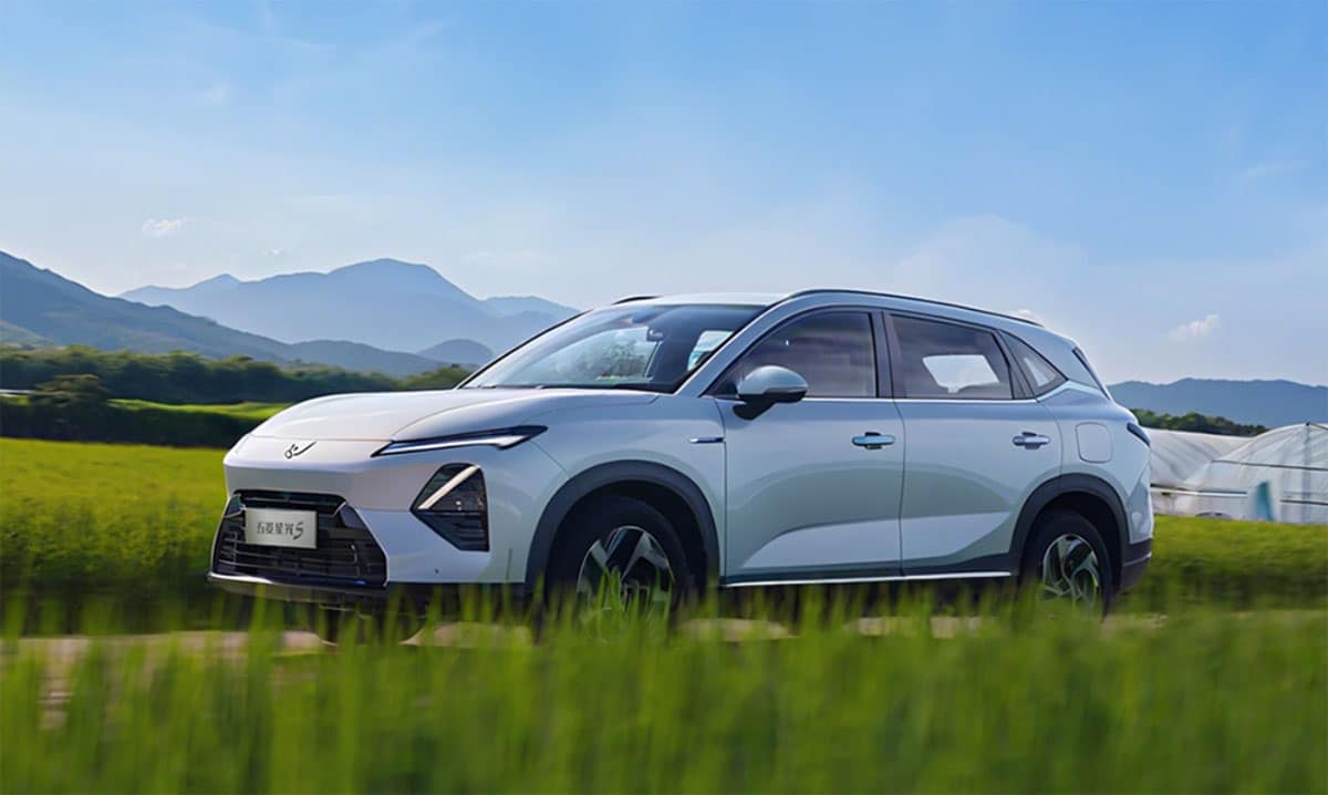 Wuling launches updated Starlight S SUV with starting price of ,900