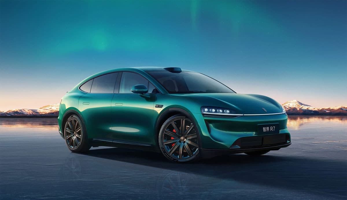 Huawei-backed Luxeed updates 2 EV models to target bigger market share