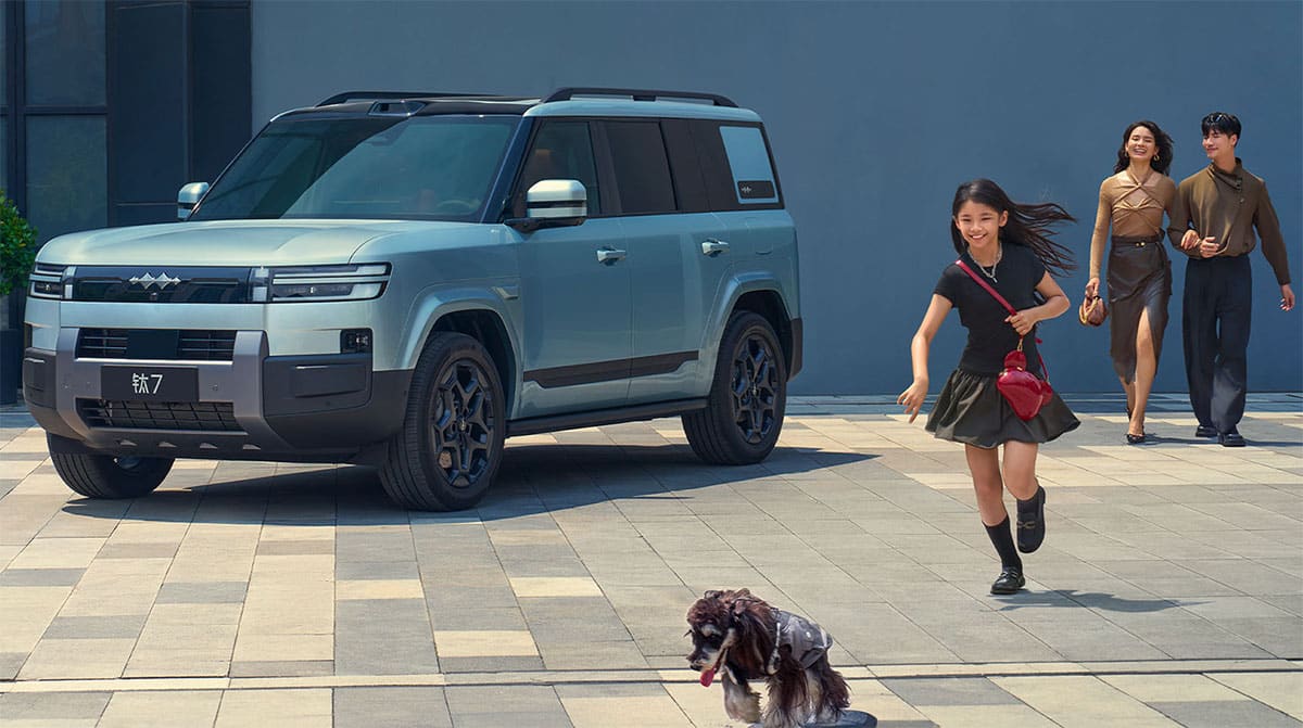 BYD Fang Cheng Bao officially launches Tai 7 SUV, starting at ,250