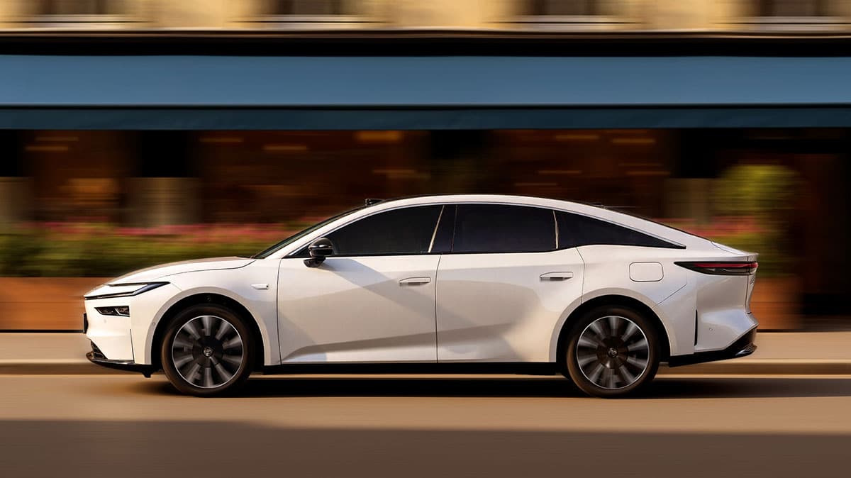 Toyota to ramp up EV bet in China with 5.1-meter bZ7 sedan