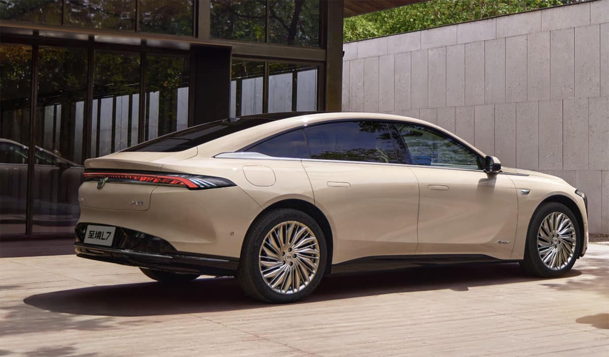 Buick debuts Electra L7 extended-range sedan in China, betting on powertrain that's been popular for years