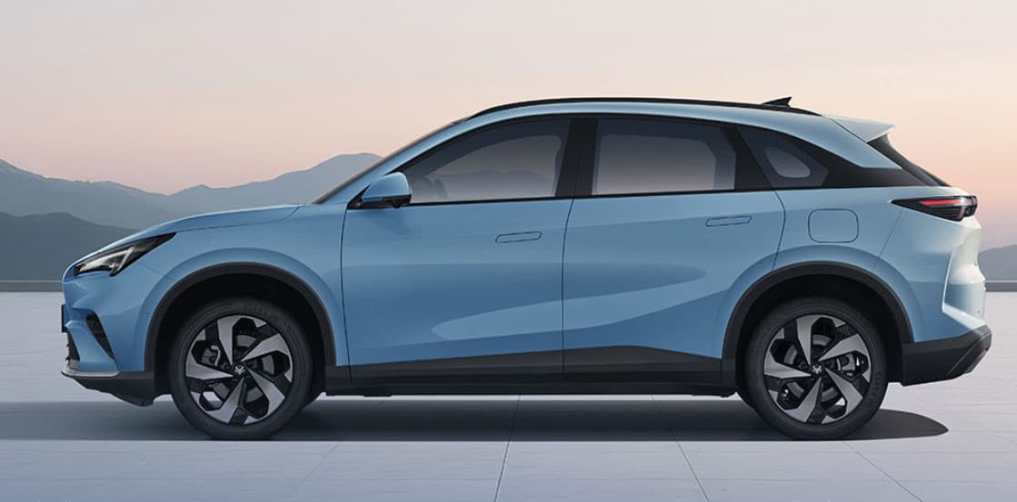 Arcfox launches updated Alpha T5 SUV, shifts to offering both EREV and BEV options