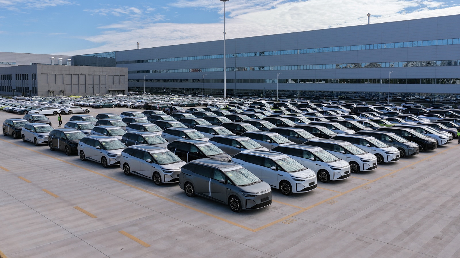 Xpeng asks suppliers to increase materials for X9 EREV as orders strong, report says