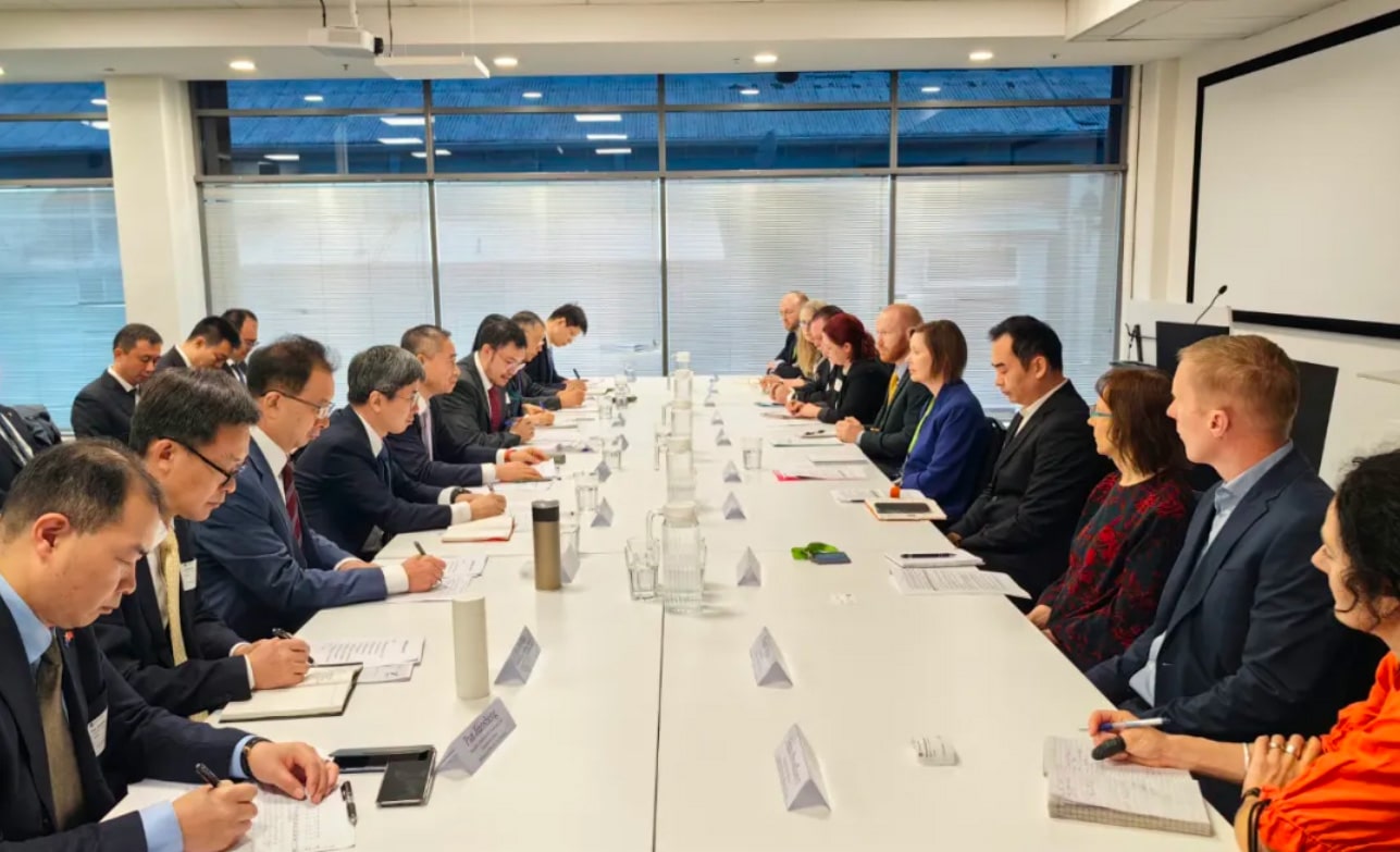 China, New Zealand hold 1st dialogue on NEVs in Wellington