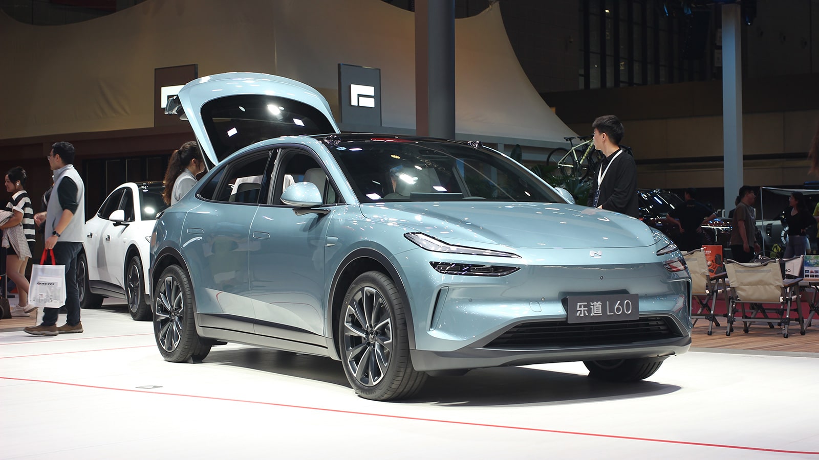 Chinese EV stocks extend losses in Hong Kong as year-end sales momentum wanes