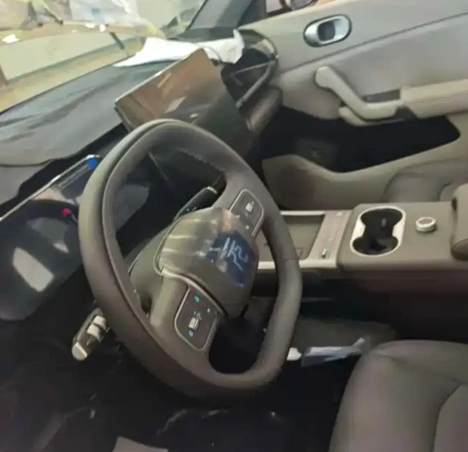 A spy photo reveals a glimpse of what appears to be the interior of the BYD Yuan Max.
