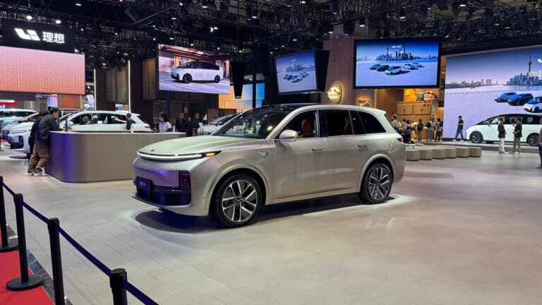 Li Auto delivers 44,246 cars in Dec, down 24% year-on-year - CnEVPost