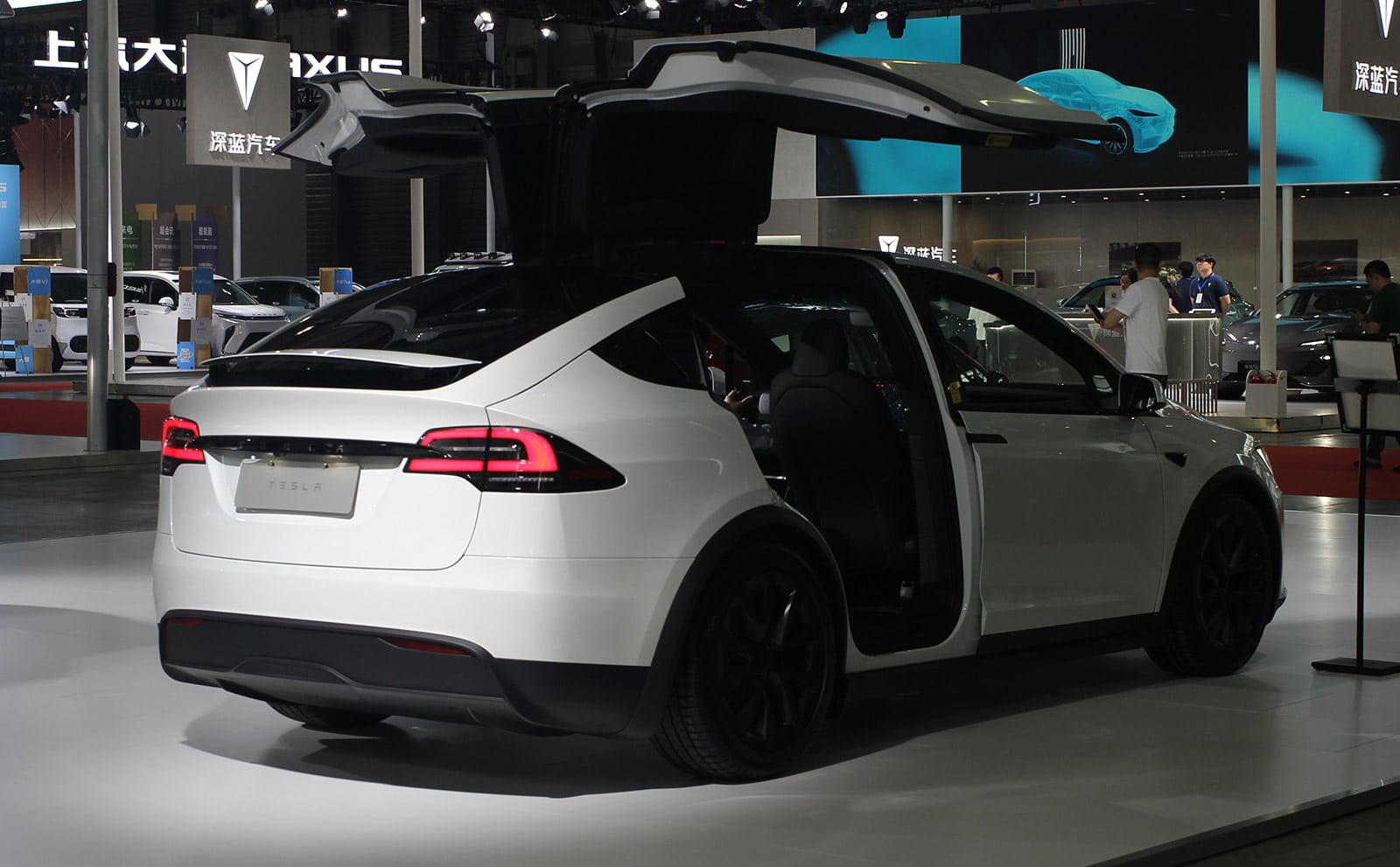 Tesla to discontinue flagship Model S and Model X, shifting focus to robotics