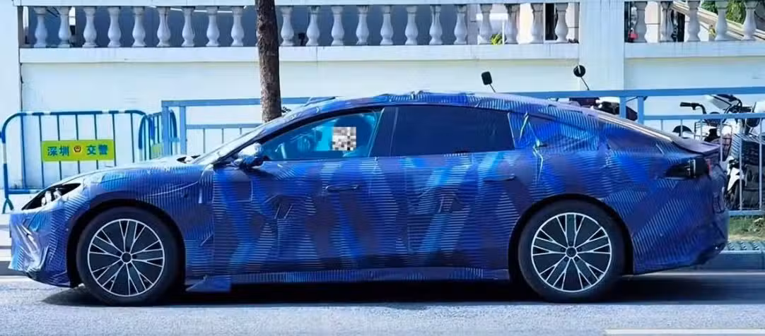 A spy shot of the Fang Cheng Bao Mei 9.