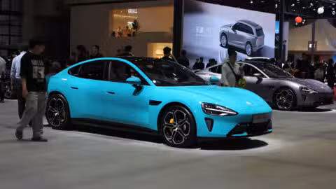 Xiaomi pressured to recall 370,000 EVs over door handle safety hazard