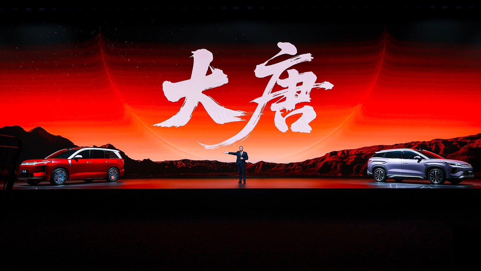 BYD's new Datang SUV debuts with record 950-km range