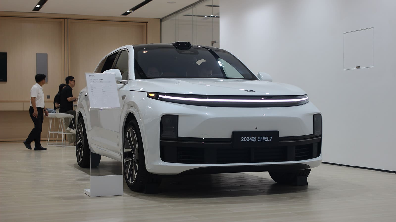 Li Auto CEO considers stock buyback as share price hovers near record lows