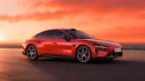 Xiaomi kicks off upgraded SU7 deliveries, signs major China track deals