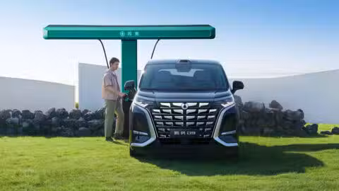BYD Denza opens pre-sales for second-gen D9 MPV with faster charging