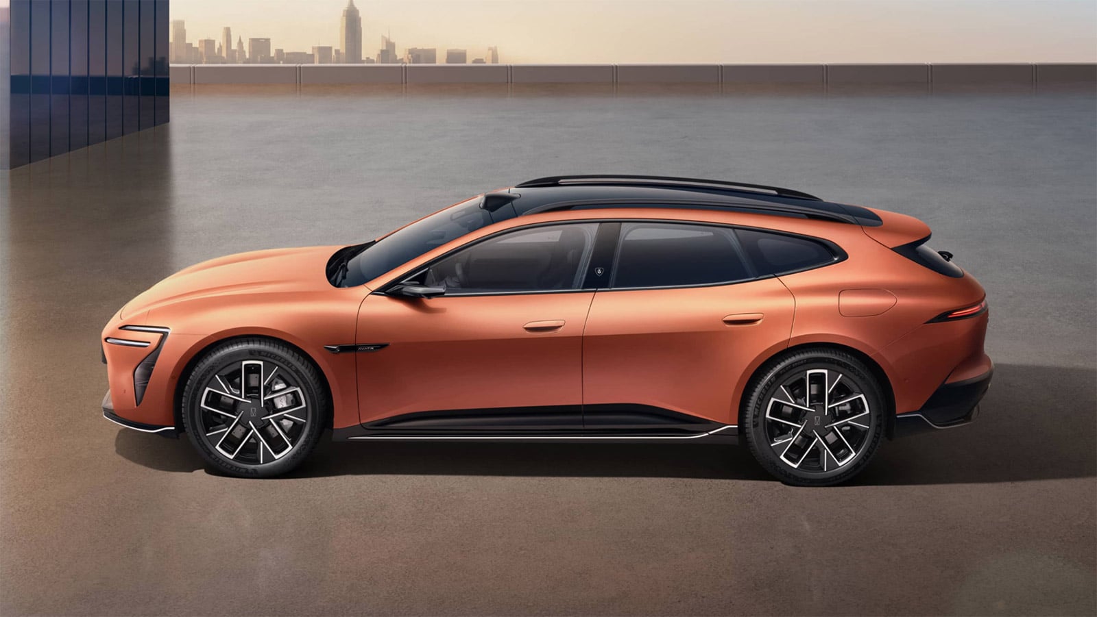 Avatr launches updated 12 sedan, begins pre-sales of 06T wagon to expand product lineup